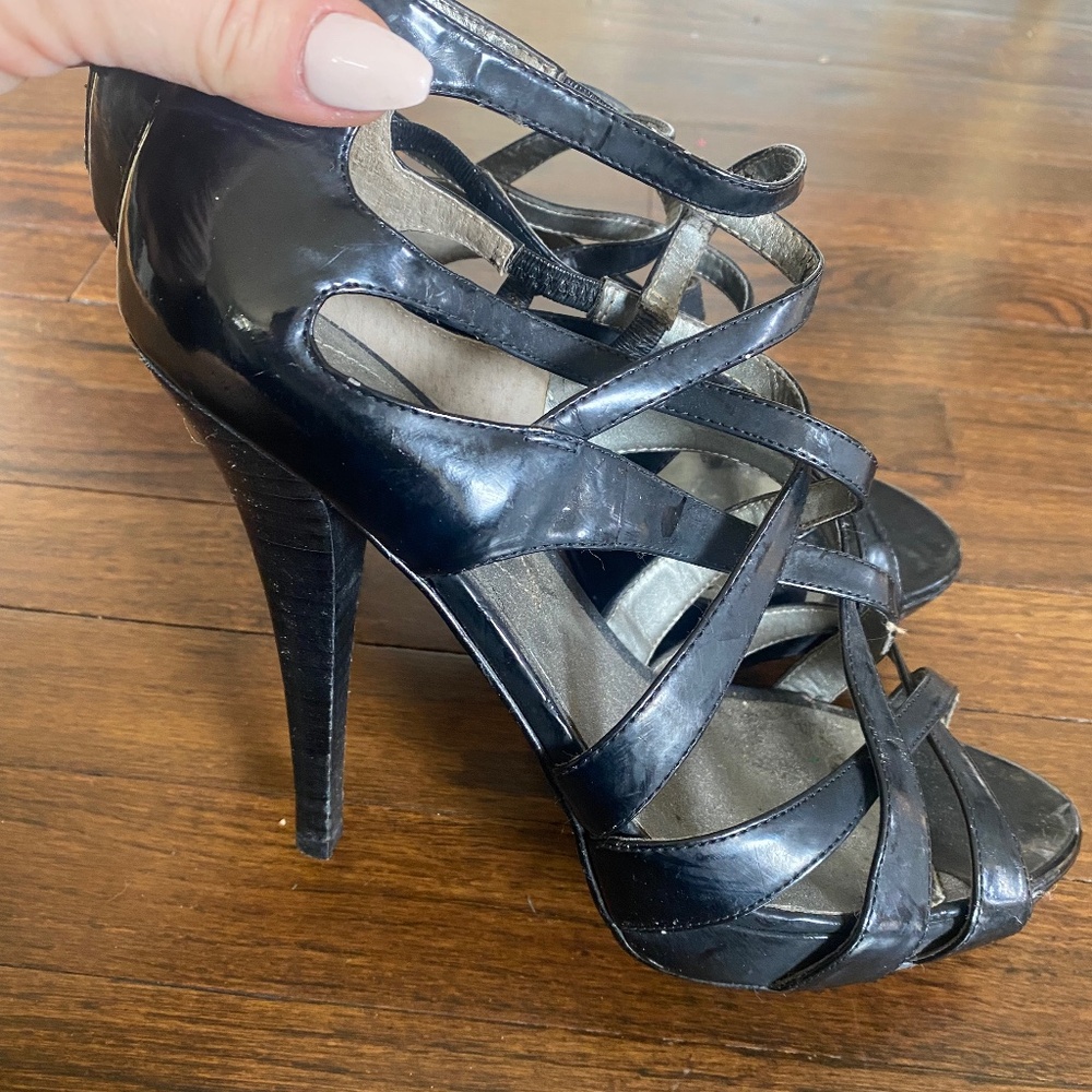 Guess dress shoes